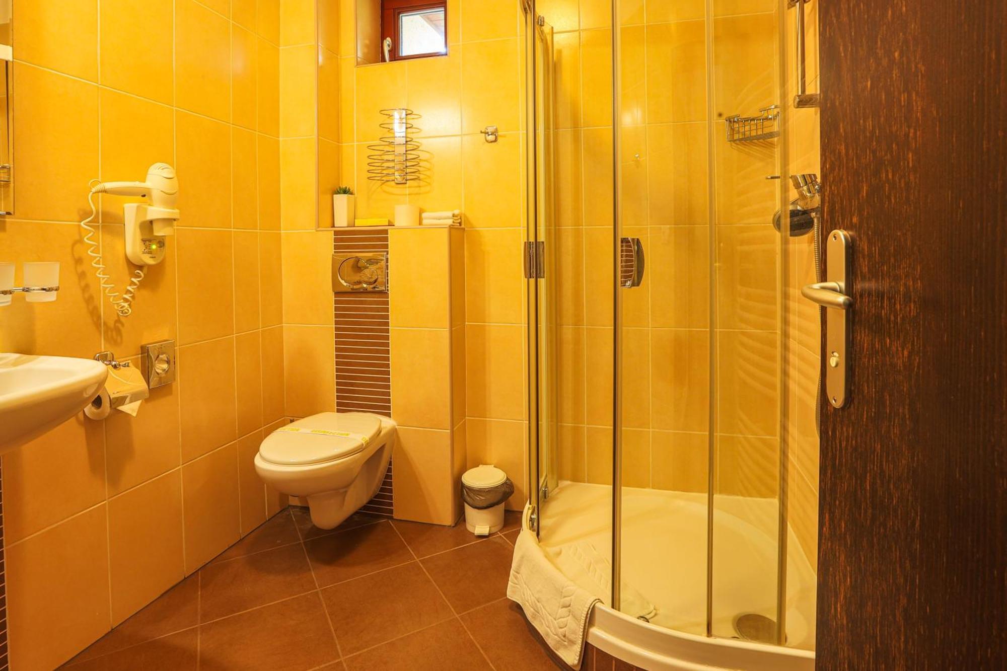 Grand Hotel Senica, Garni Екстер'єр фото