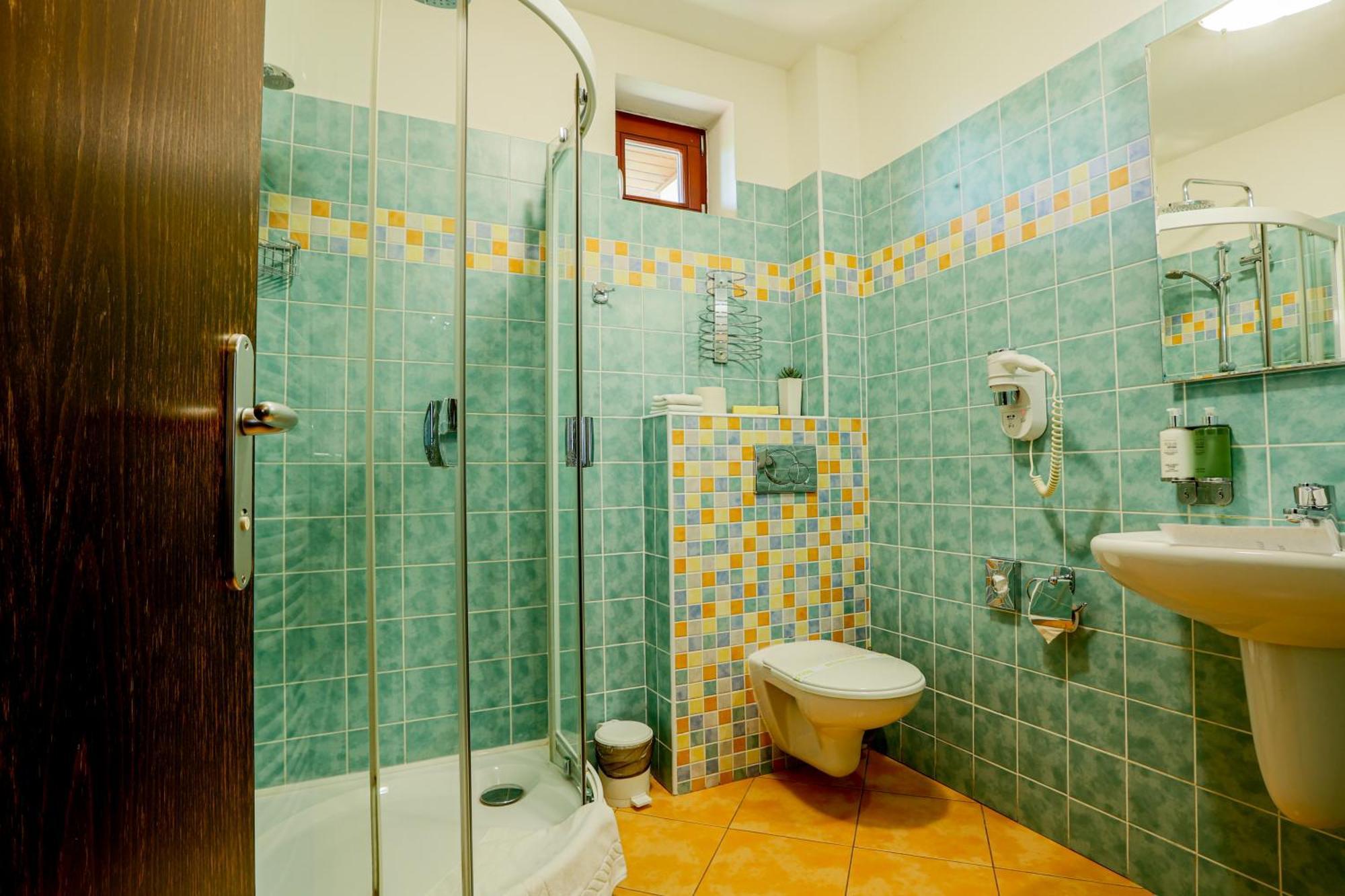 Grand Hotel Senica, Garni Екстер'єр фото